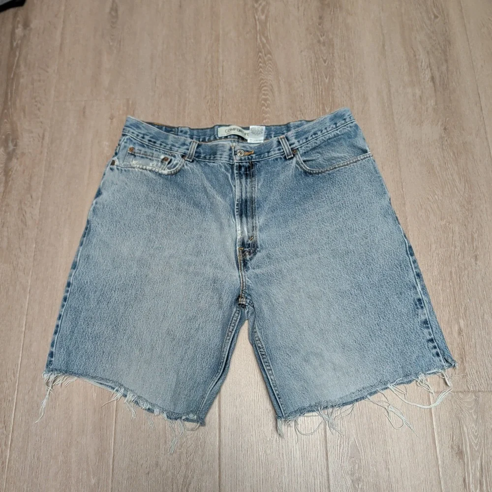 Vintage Levis 560 Comfort Fit Men 38x9 Denim Jean Shorts Light Wash Cutoff Jorts
